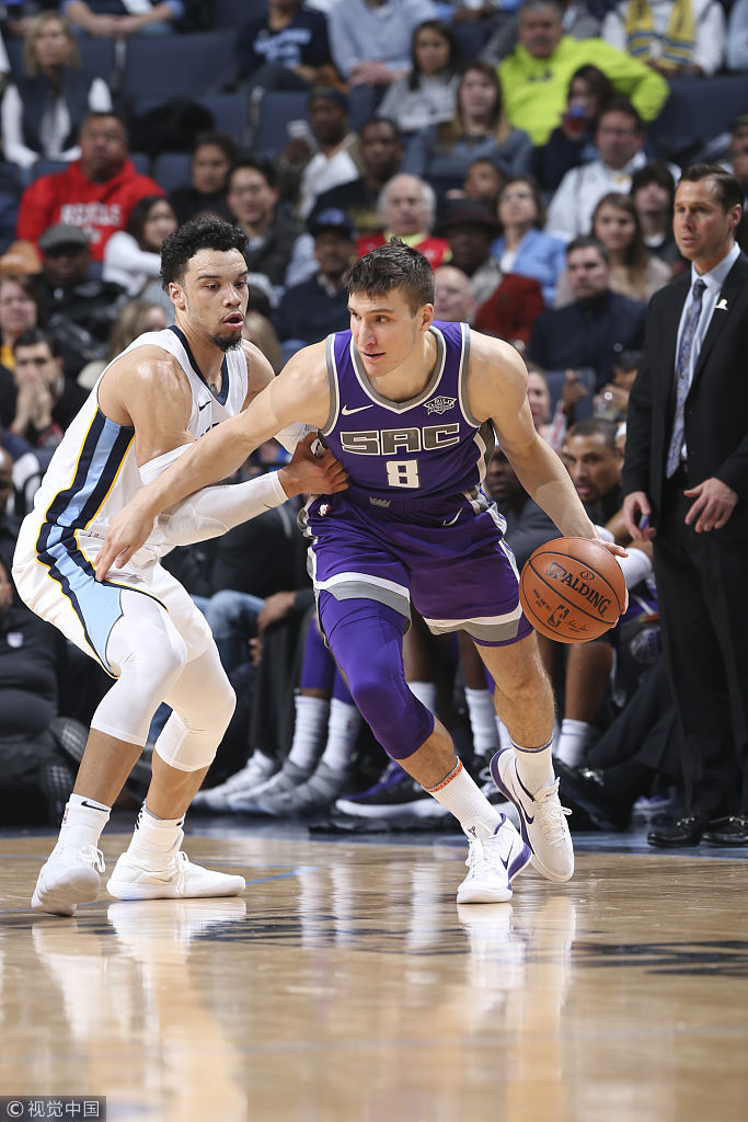 lol台服官网地址-关键时刻萨克拉门托国王调整名单以备CBA常规赛；止住颓势环节打磨；态度坚定；轮换策略成焦点的简单介绍