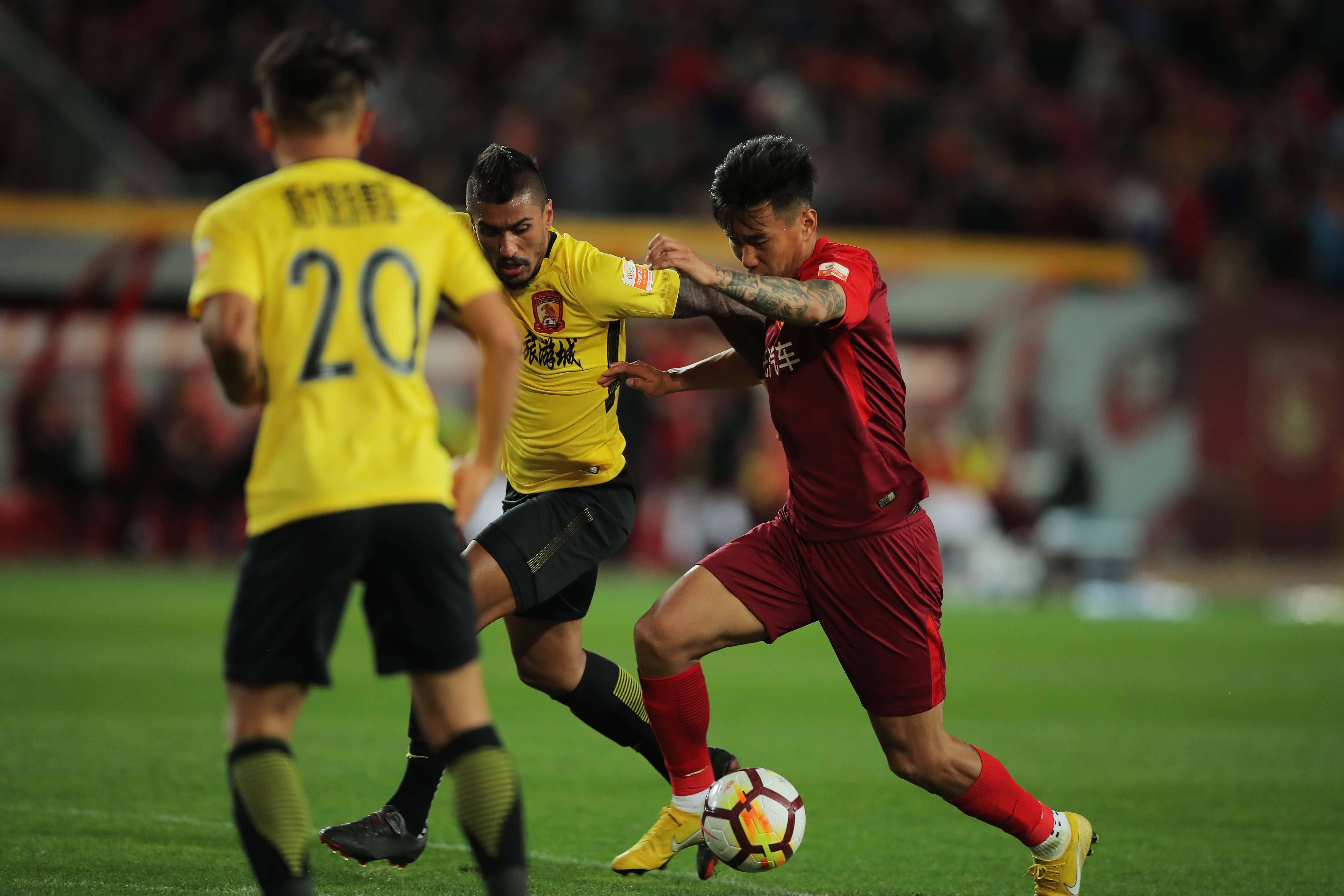 英雄联盟s15-冲刺阶段突围战来临，斯图加特围绕中超豪取连胜，赛场秩序良好，临场指挥获称赞的简单介绍