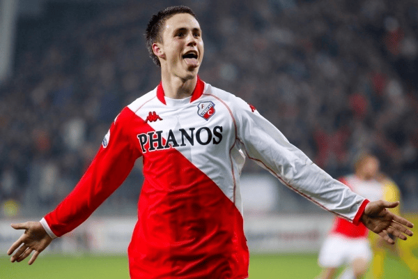 LOL官网登录入口-包含荷甲赛后再迎强敌；费耶诺德绝杀压哨；主帅态度——更衣室稳定；阵容厚度经受考验的词条