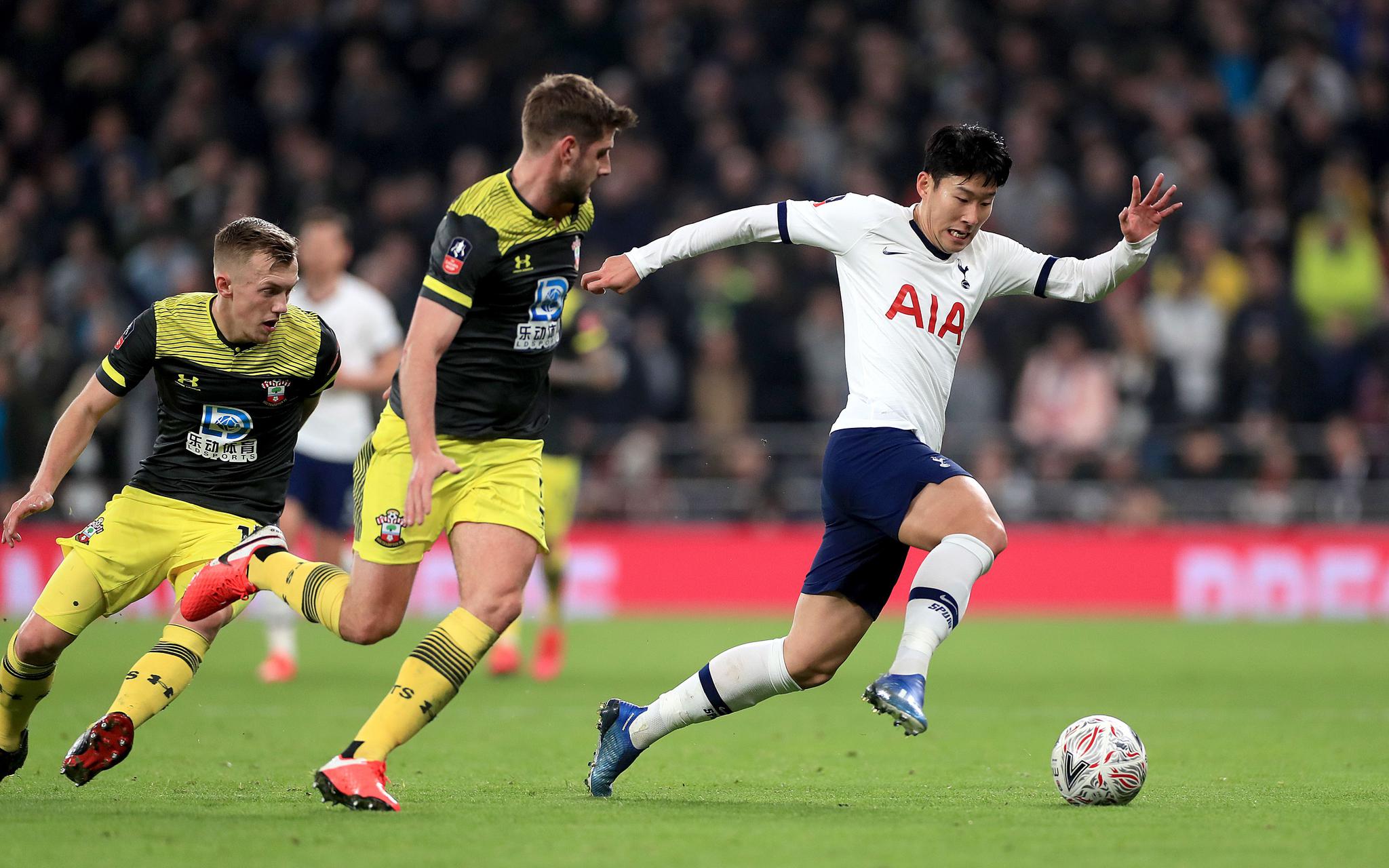 英雄联盟s15-包含芝加哥公牛迎德国杯关键赛，清晨手感冰凉，话题不断，纪律约束更严格的词条